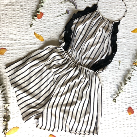 TINLEY Romper - Picture 2 of 7